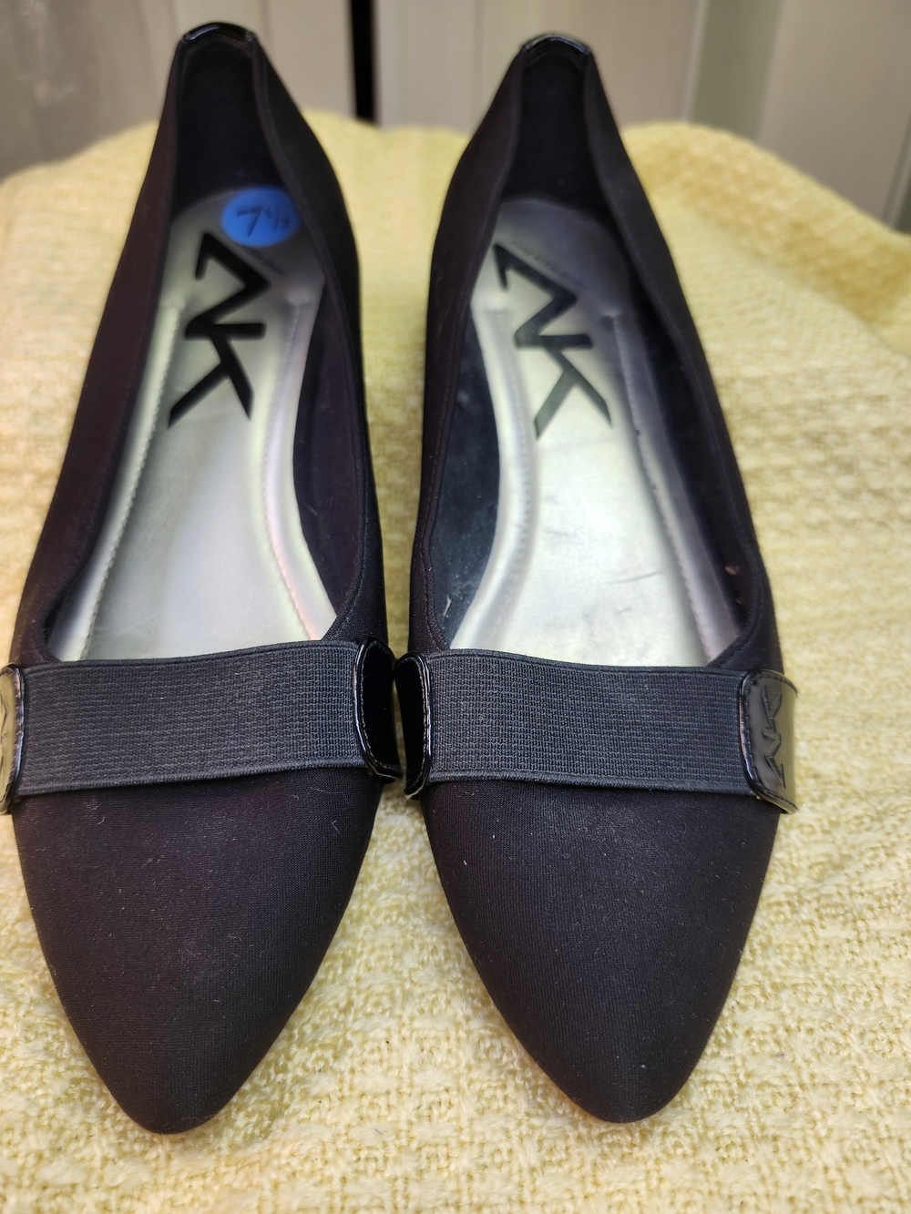 Anne Klein Black Pointed-Toe Flats with Elastic Band